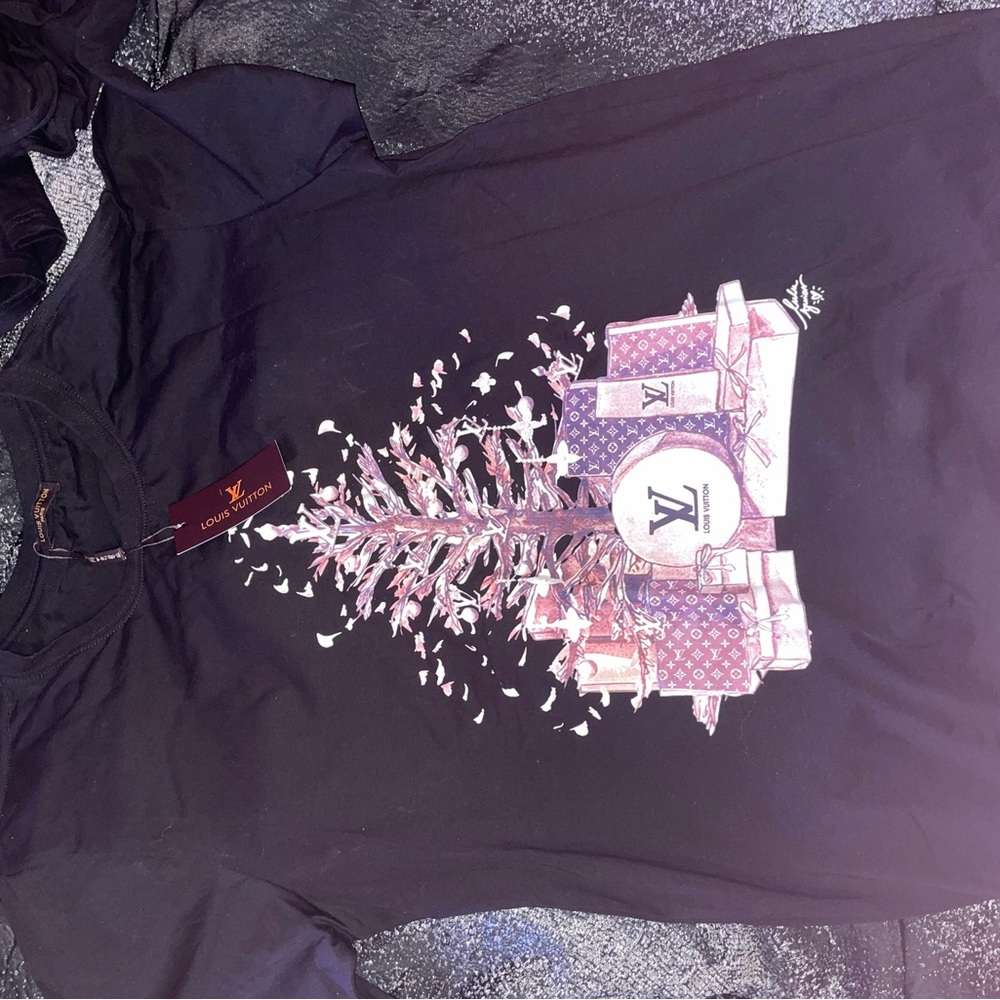 Mens Louis Vuitton t shirt